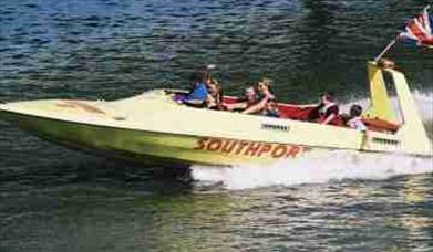 picture of a powerboat on southport marine lake